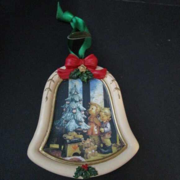 Danbury Mint Other - M.J. HUMMEL 2011 CHRISTMAS ORNAMENT